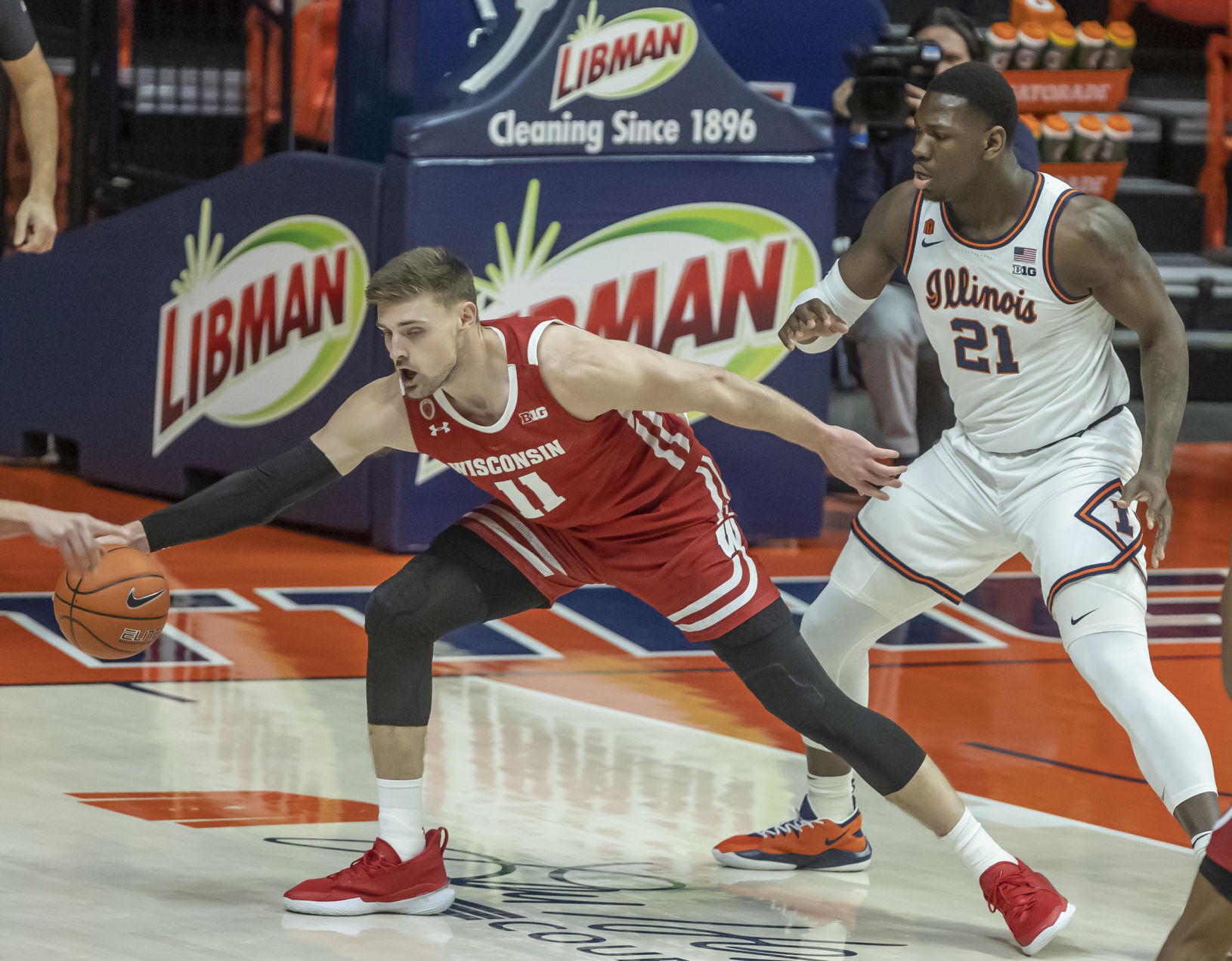 Illinois 75, UW 60